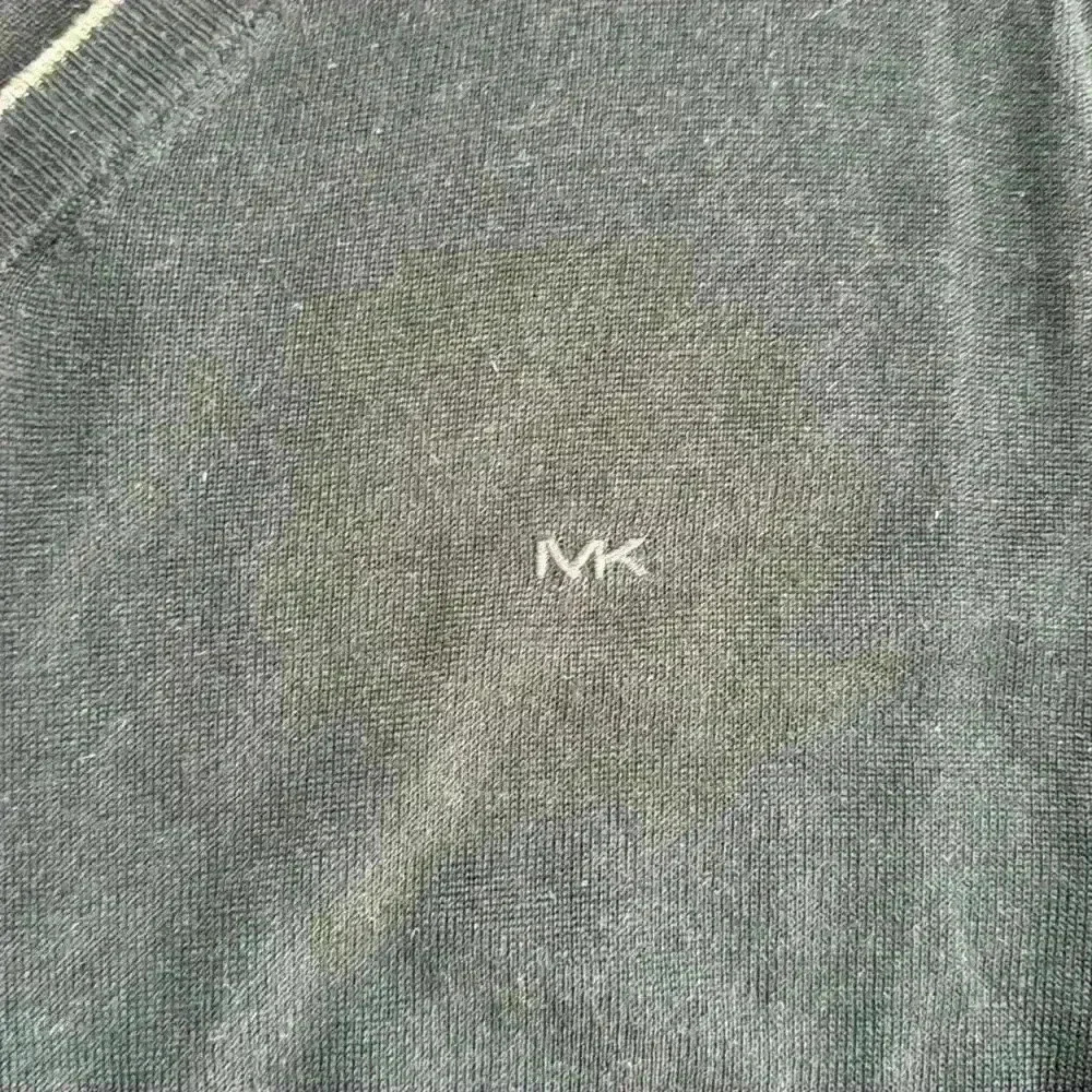Micheal Kors V neck Sweater XL - Picture 2 of 4